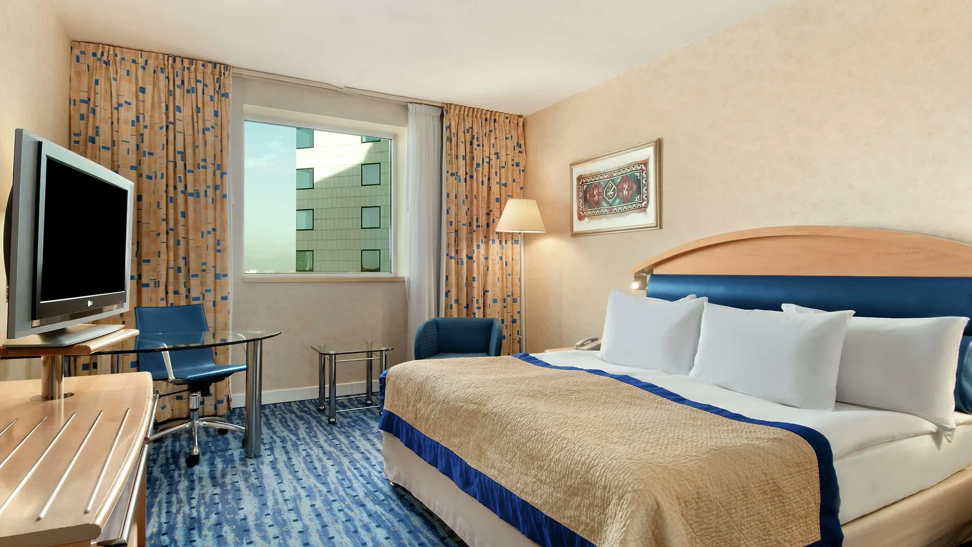 Hilton Sofia Hotel 5*,  Bulgaria